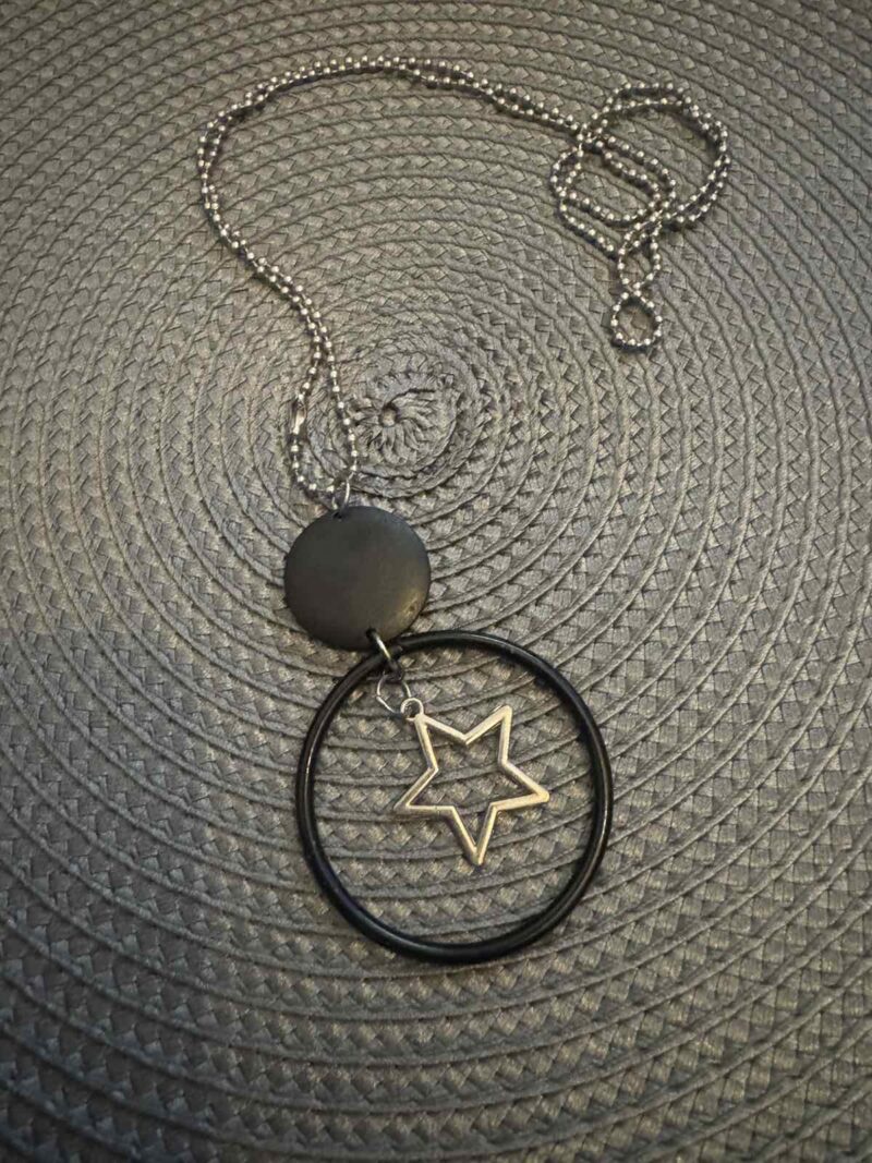 Women's necklace